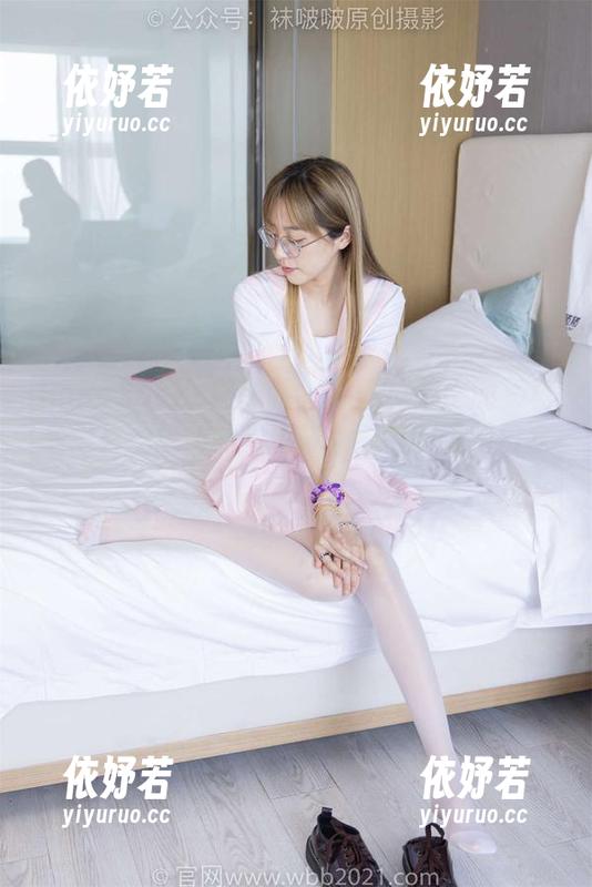 BoBoSocks袜啵啵-芝士 BoBoSocks袜啵啵 - 等等!芝士的写真集里有糖果色的粉棉袜,看得我直咽口水!