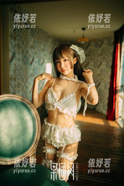 GIRLT果团网 - 丁晓楠原图中的制服，透出呆萌气息，图片看多了怎么觉得贼可爱！