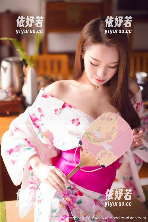 IMiss爱蜜社 - 美图驾到，真想现场给Winki丝姬的棉袜打个分！
