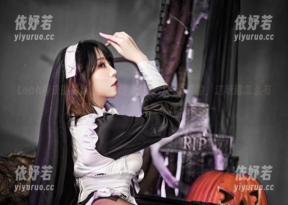Leah梓未的最新套图“堕落修女”，说真的，这味道怎么有点怪怪的，但不受控地想看下去…