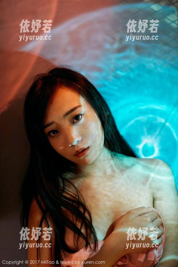 MiiTao蜜桃社-琉璃lily MiiTao蜜桃社 - 这可不是普通牛仔裤,琉璃lily的无圣光图集,让你目不转睛!