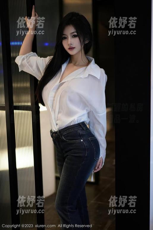 Xiuren秀人网-FoxYini孟狐狸 Xiuren秀人网 - FoxYini孟狐狸的私房图集,咋又成了“天使”呢?细品一波。
