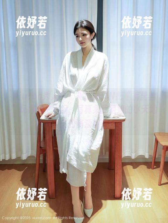 Xiuren秀人网 - 周琰琳LIN把“裤里丝”玩得风生水起，写真集就是她的小天地，各种姿态的资源都在这里了。