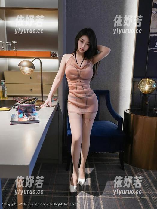 Xiuren秀人网-奈沐子 Xiuren秀人网 - 奈沐子的高清秘书写真:怎能让老板捧心?