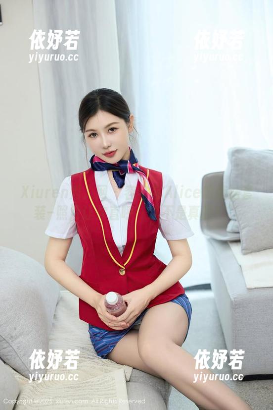 Xiuren秀人网 - 容容容Alice的魔法套装–照片让你直呼‘这不是真的！’