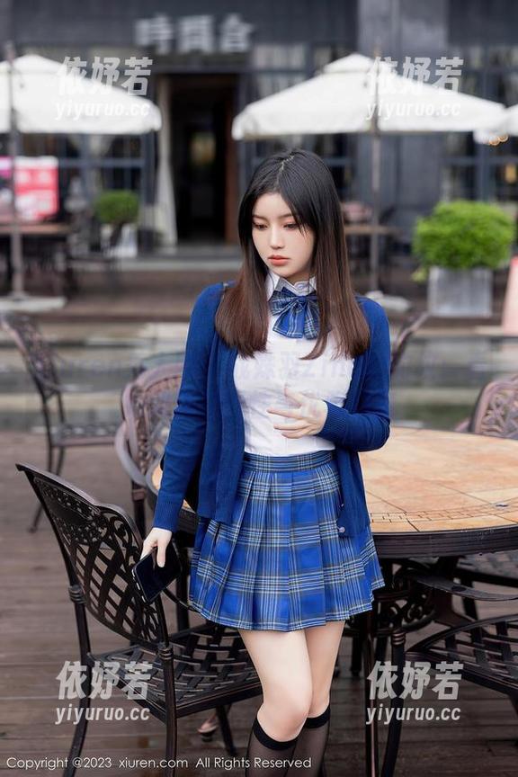 Xiuren秀人网 - 战姝羽Zina的豹纹：看她如何让野性与优雅共舞