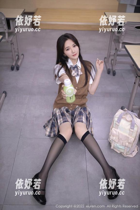 Xiuren秀人网-杨紫嫣Cynthia Xiuren秀人网 - 在黑丝的海洋里游泳:杨紫嫣Cynthia的写真集和隐藏资源
