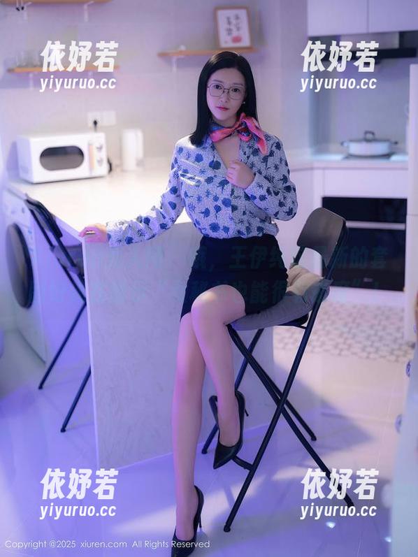 Xiuren秀人网 - 哦，王伊纯这最新的套图好像在暗示“女秘书也能很有态度”！