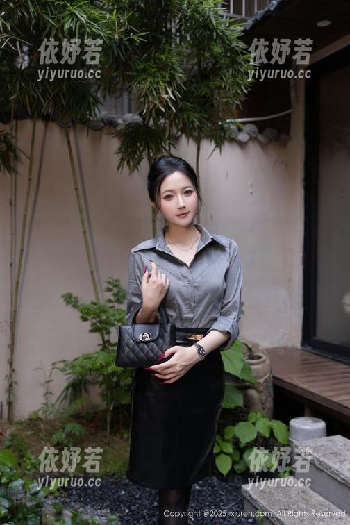 Xiuren秀人网-麦琪绫冰激淋 Xiuren秀人网 - 穿上牛仔裤给麦琪绫冰激淋带来了好运,作品福利让人欲罢不能!