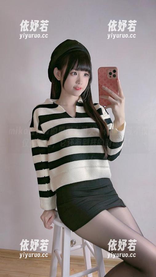 miko酱ww miko酱ww的原图大闯关:体操服可不仅仅是运动,它还有别样的韵味哦!