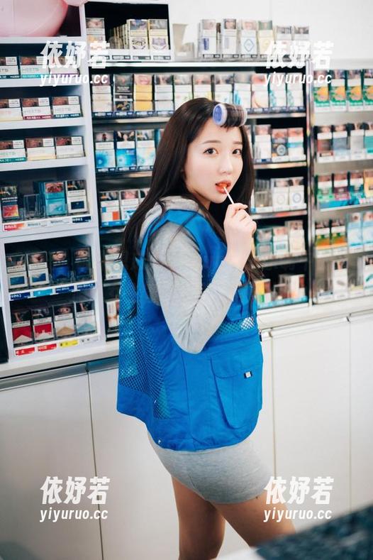 拜托，谁不想成为yeeun孙乐乐嘴中的“淘气女主管”？美图等着你来