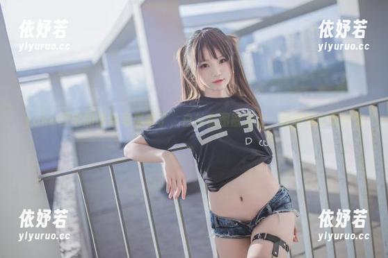yoko夏宅 yoko夏宅的最新写真来了,白丝套图散发出一股微妙的吸引力。