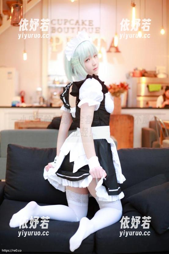 一小央泽 一小央泽的黑兔:全套写真也可以不那么正经!