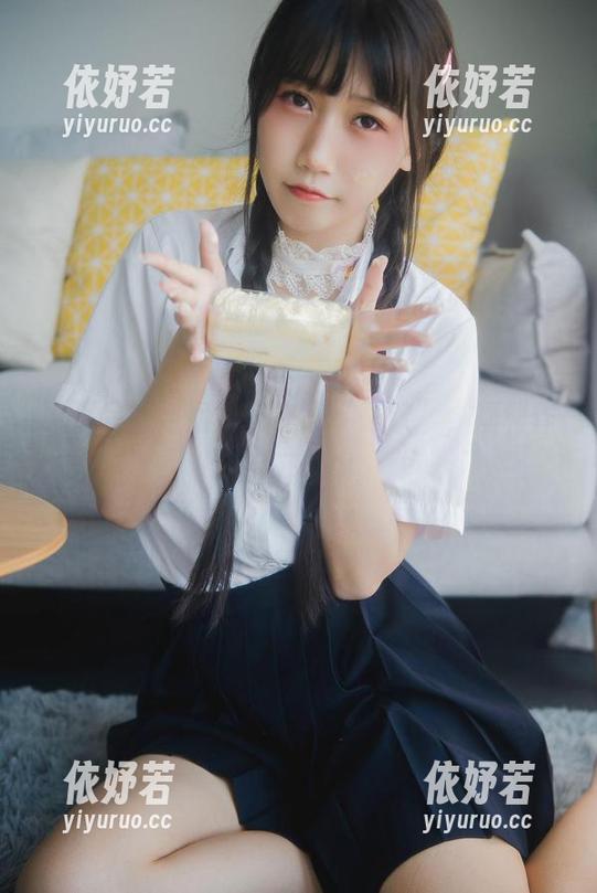 不呆猫 看不呆猫姐姐如何在家“豪饮”,福利作品开幕中