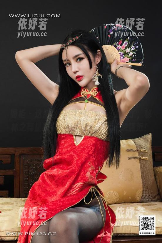 丽柜-汐汐 丽柜 - 这组私房美图中的汐汐太绝了,秘林之舞里的小动作真让人忍不住想靠近!