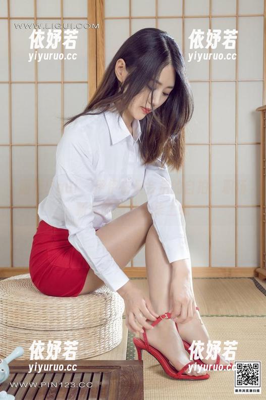 丽柜ligui - 伊伊在晨会后的自拍：职场新秀的图片合集上线
