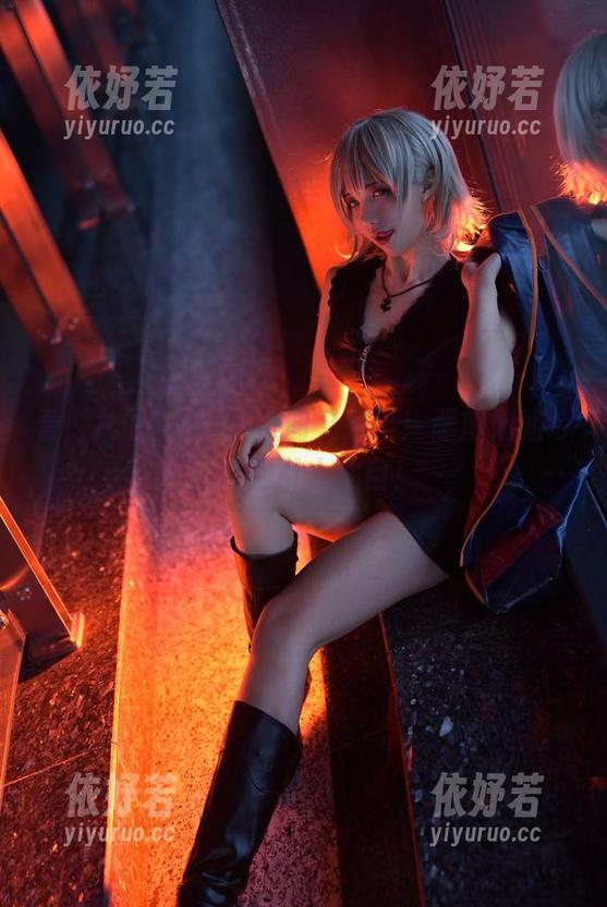 看，九曲Jean的美图又来了！恶魔姐姐今天特别引人注目！
