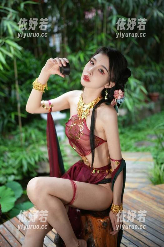 余多多Dudu 圣诞特辑私拍,余多多Dudu的图包里让人忍不住想要加多一点糖果哦!