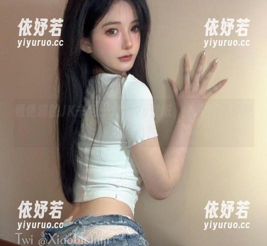 倦倦喵的JK书包：原图vs壁纸，哪一个能俘获你的心？