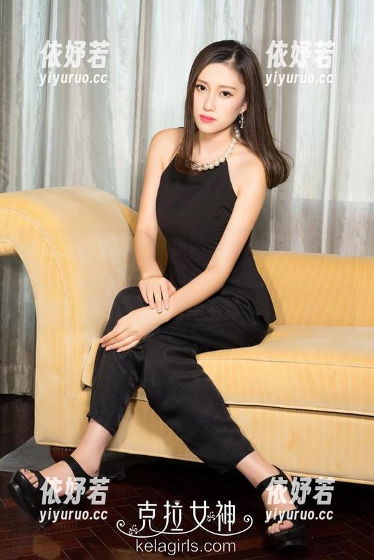 克拉女神 - 翻看依依的原图，‘娇艳玉体’好奇怪的标子，但看着满意招商成绩：果然好像有毒