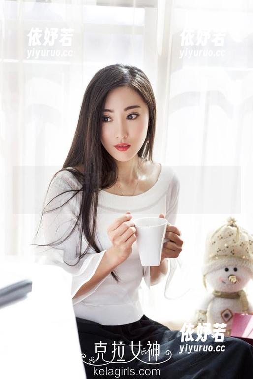 克拉女神-汤怡 克拉女神 - 在线冲击,汤怡与她独特的眼镜作品