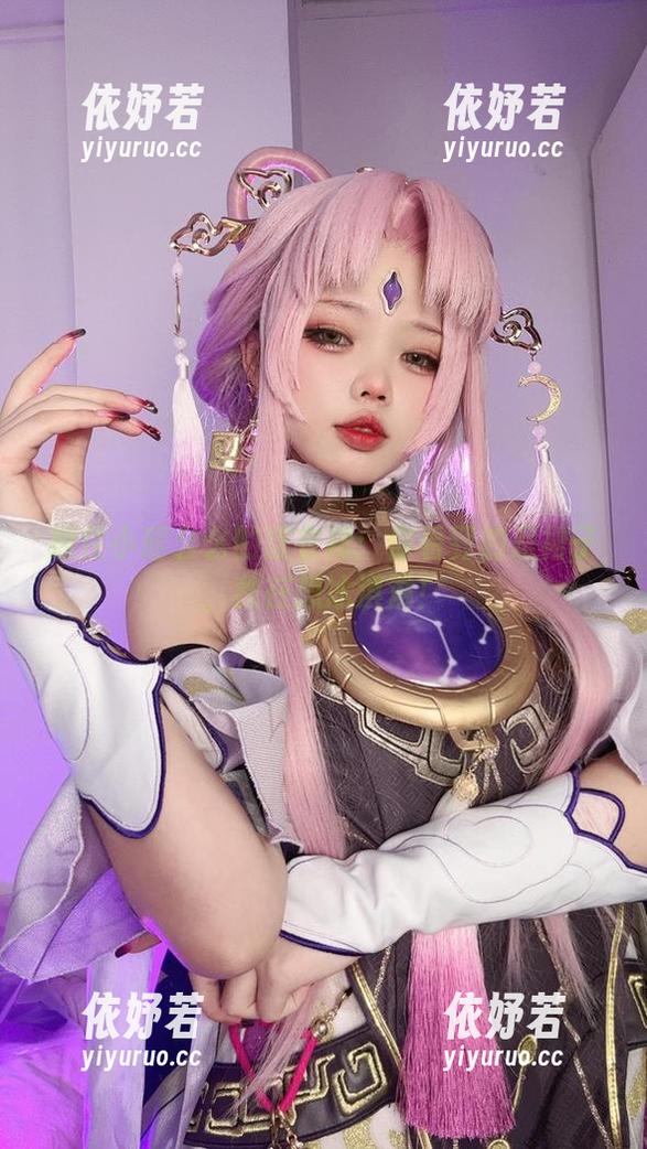 小瑶幺幺 抓住小瑶幺幺的连衣裙:你看到的是裙子,我在想冰淇淋!