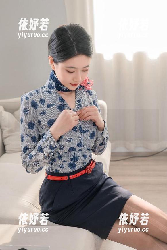 年年Nnian 年年Nnian最新图包:蛇来运转,这图怎么能这么迷人呢?