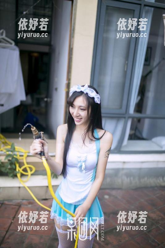 果团网-王婉悠 果团网 - 王婉悠的黑色定制图集,看了一圈,不知道该怎么点评,就想着直呼哦哟。