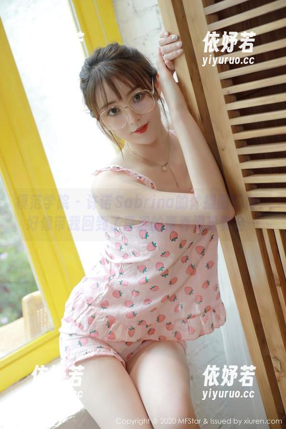 模范学院-许诺Sabrina 模范学院 - 许诺Sabrina的体操服写真:好像带我回到了青涩的青春滑稽舞台…
