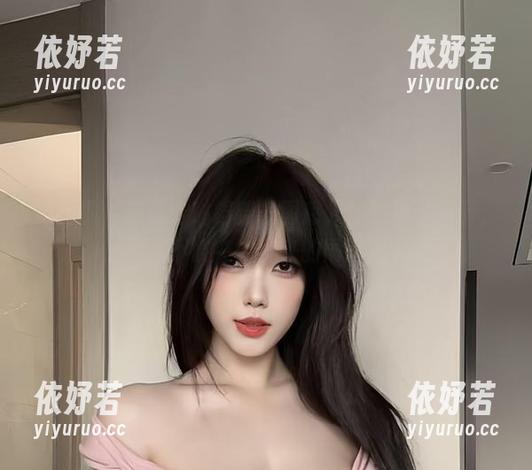 微密圈 - 进攻击琳铛铛的图库，体验热带风情，只要不被突如其来的雨淋湿。