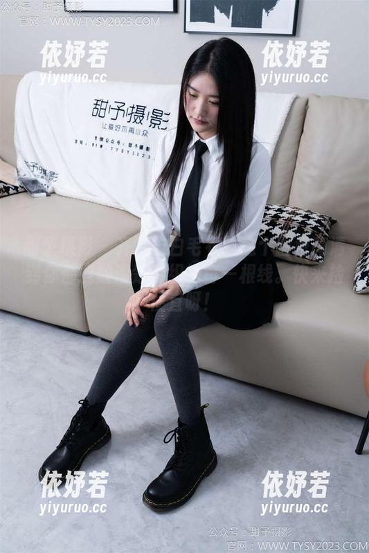 甜予摄影-齐齐 甜予摄影 - 齐齐告白毛衣!这个图包高清到你都能数清楚针织的每一根线。快来捡便宜呀!