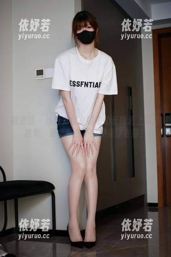 微密圈 - 当白龙猫女的牛奶长靴遇上高清视角，果然，这不仅仅是穿衣服！