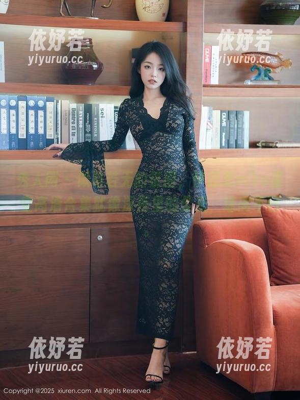 秀人网 - 似有若无的氛围，伊思思niko镂空高清合集就像深夜里的柔光，迷离不已。