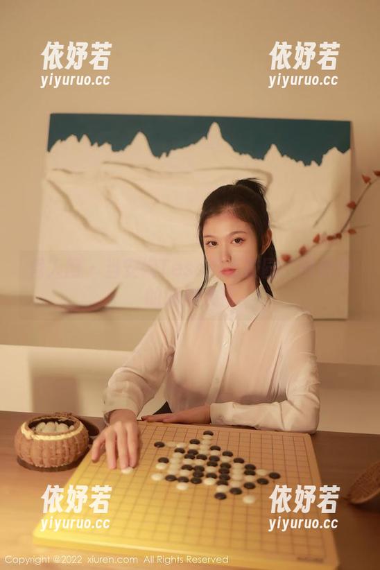 秀人网-安妮Tess 秀人网 - 当安妮Tess遇上校园:网盘中的调皮火花