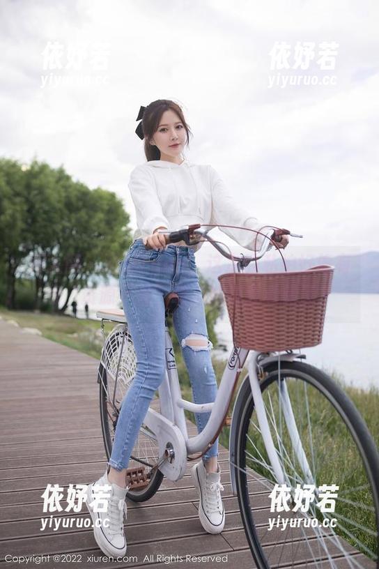 秀人网 - 涵涵Luna，这次的私拍好像有点“资源不足”啊，难道我看错了？