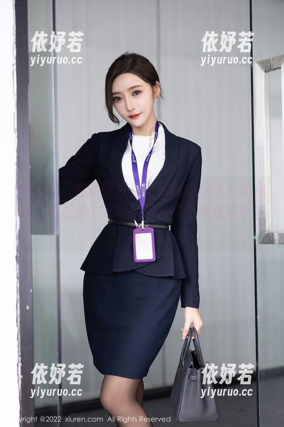 秀人网-王馨瑶Yanni 秀人网 - 最新图包里有王馨瑶Yanni的吊带,简直像个好玩的玩具,不麻烦也不失趣!