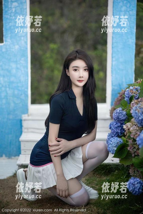 秀人网-玥儿玥er 秀人网 - 说到玥儿玥er的香格里拉旅拍,精选中有种在云端漫步的懵懂感!