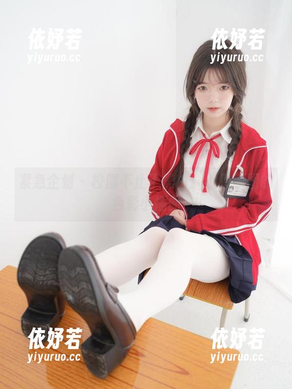 紧急企划-小恩 紧急企划 - 校服不止于黑白:小恩原图的色彩小插曲