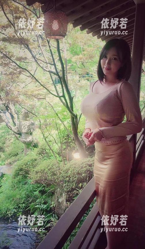 紫色哒豚豚 微密圈 - 无圣光不离,不拼博主——紫色哒豚豚视频精选合集!