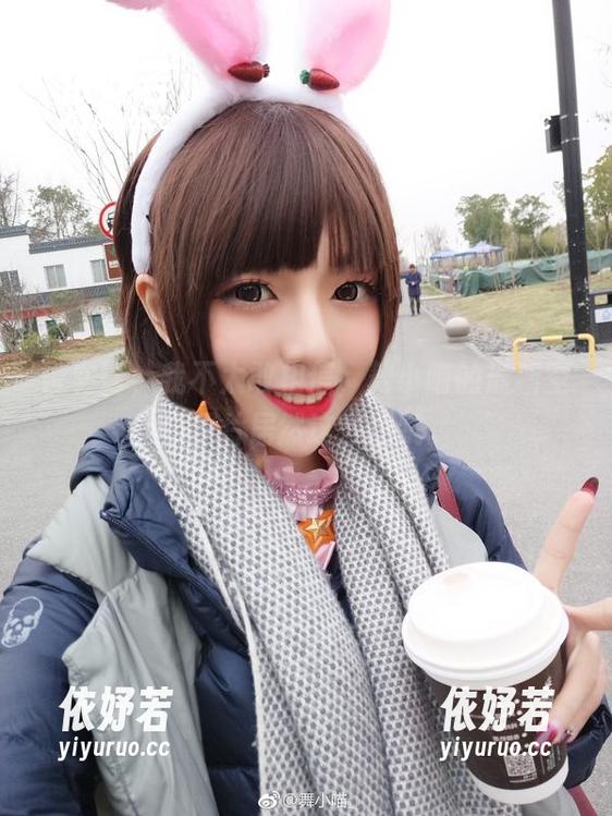说实话，我不太敢相信，舞小喵的最新空姐照片居然这么撩哦。
