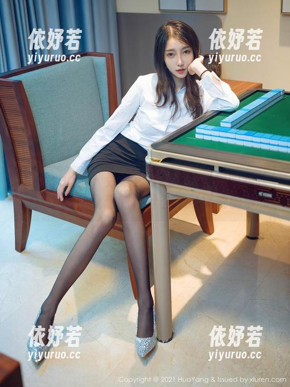 花漾show-柴婉艺Averie 花漾show - 柴婉艺Averie和她的豹纹,原图让我想到了什么不可以说的事