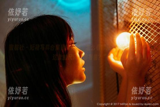蜜桃社 - 短裙写真合集里的真希，怎么看都忍不住想问一句：“这款的尺码在哪有售？”