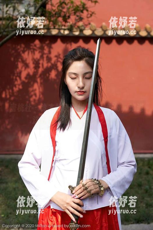 蜜桃社-铃木 蜜桃社 - 铃木的皮衣作品集:哎呀,难道这就是传说中的风骚之路?