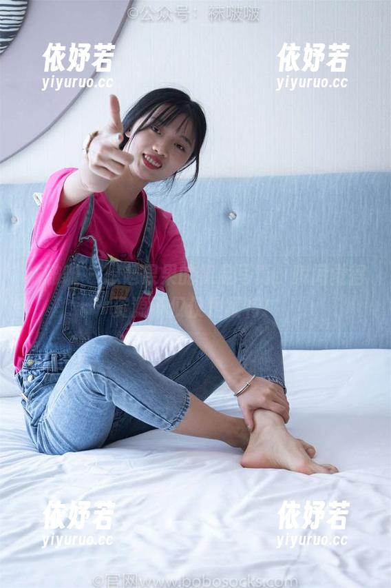 袜啵啵 - 想起果果的裸足写真，瞬间觉得资源不仅仅是模特！