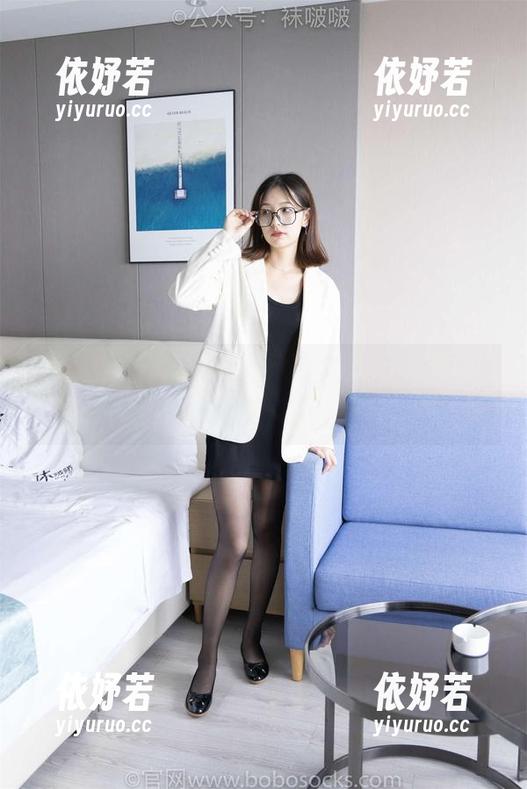 袜啵啵-果果 袜啵啵 - 果果的黑丝写真集,资源流出小心翼翼…