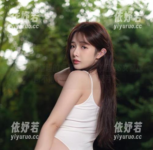 雯妹不讲道理的免费福利：这组超S女警原图不得不看，不看真是亏！