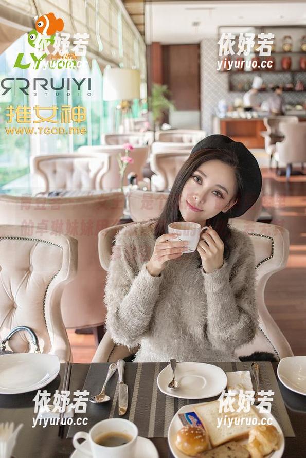 青豆客-卓琳妹妹 青豆客 - “女王”是个态度,最新图库里的卓琳妹妹用姿态俘获我的目光,若无其事的自豪感。