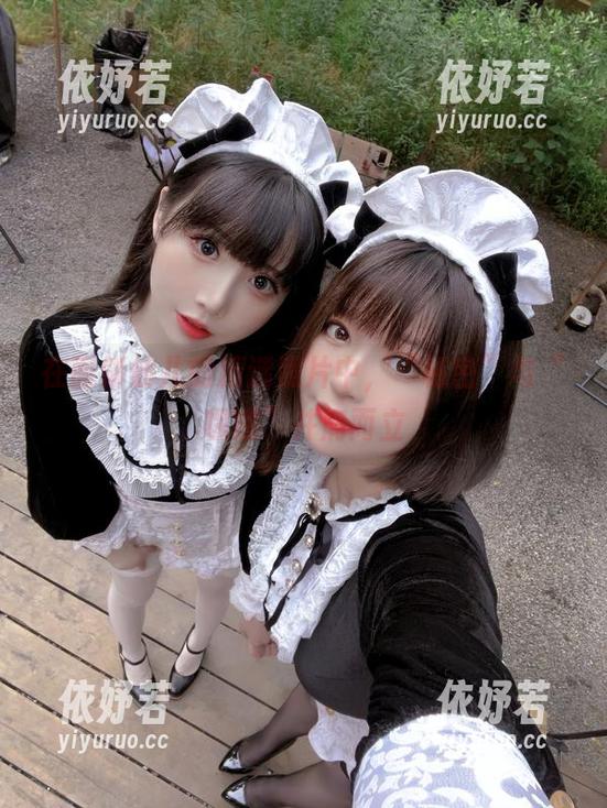 在面饼仙儿的精选照片中，“秘密”与“嘿嘿”并肩而立