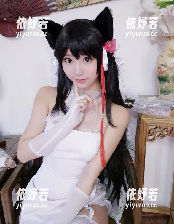 黑川 黑川的女仆写真集:这真的是女仆服务,还在想怎么把碗洗成诗!